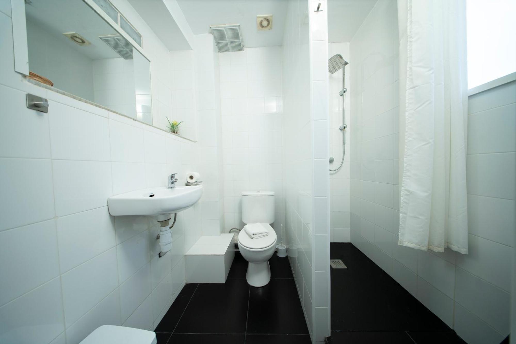 Wow Hostel Barcelona Eksteriør bilde