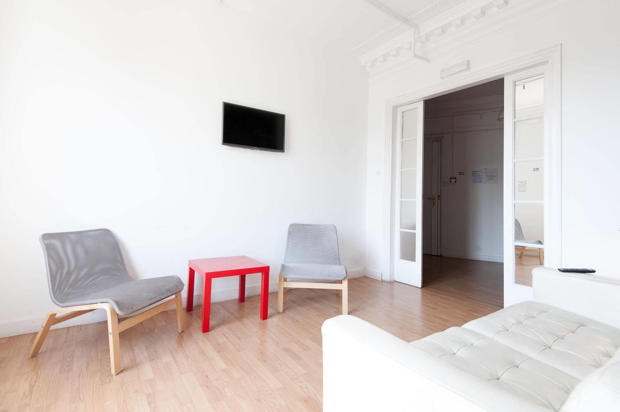 Wow Hostel Barcelona Eksteriør bilde