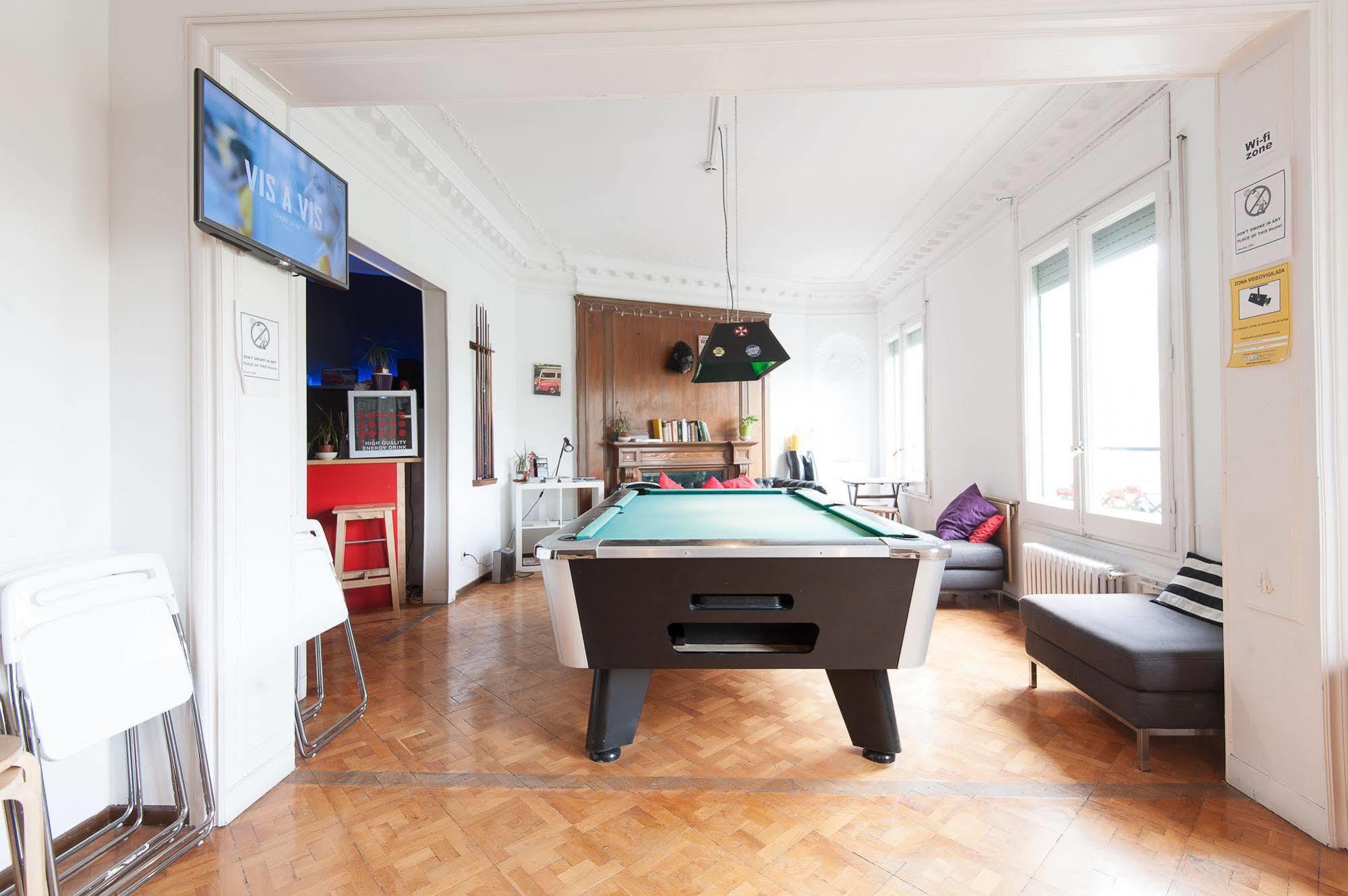 Wow Hostel Barcelona Eksteriør bilde